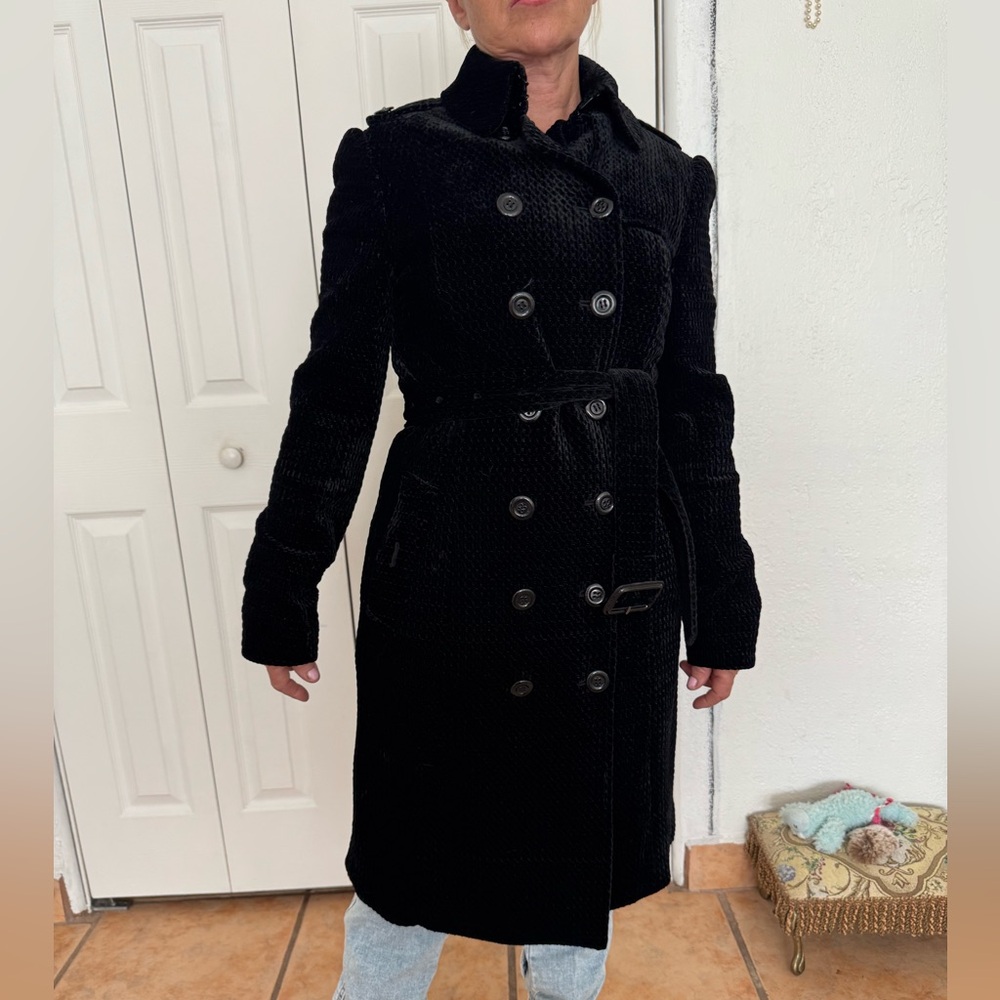 Burberry Black Textured Trench Coat - Picture 3 of 10